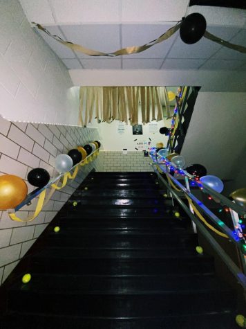 Students spent many hours over the weekend decorating for Rider-Old High week.