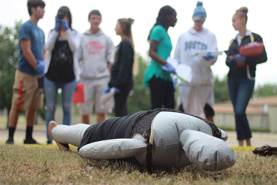 Forensic Science make digital composite sketches. “I took this class because I plan on majoring in Forensics when I go to college,” senior Trace Gauthier said. “The crime scenes are my favorite.”