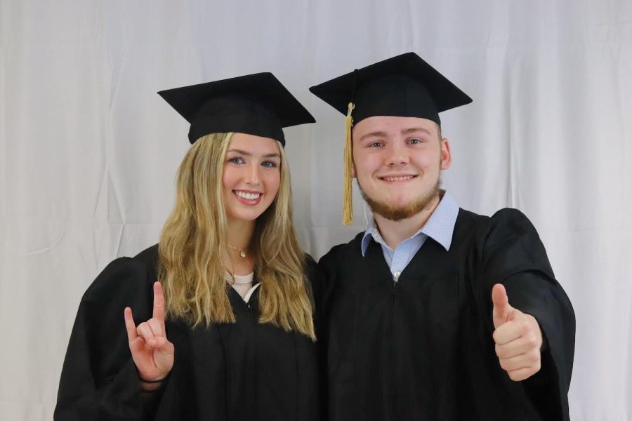 Chloe Mason (left) and Harley Ferguson (right) were announced as the salutatorian and valedictorian of the class of 2022. 