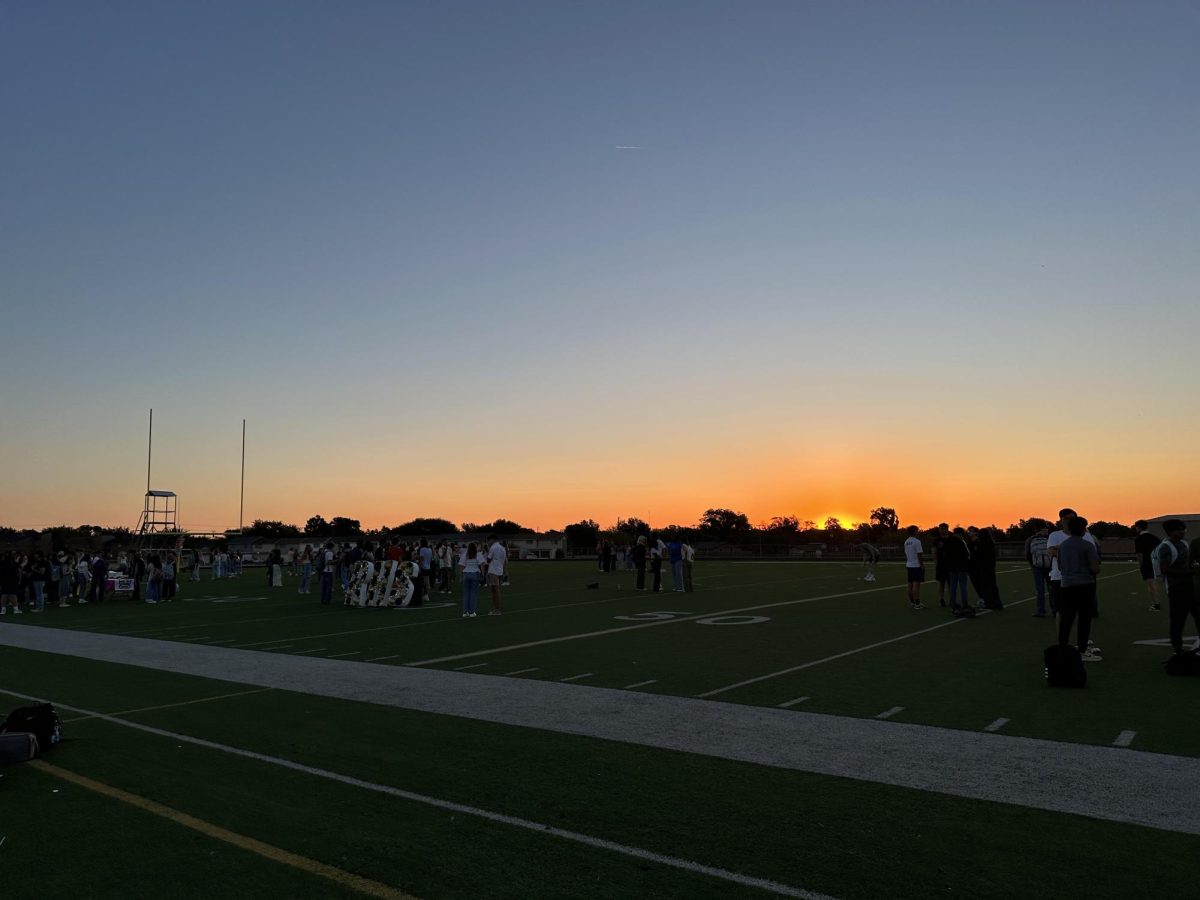 The final senior graduating class at Rider met Wednesday morning before the first day of school for their annual sunrise event. 